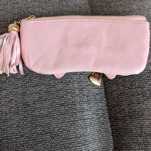 Chic Pink Bow Pouch with Tassel and Heart Charm - Picture 3 of 5